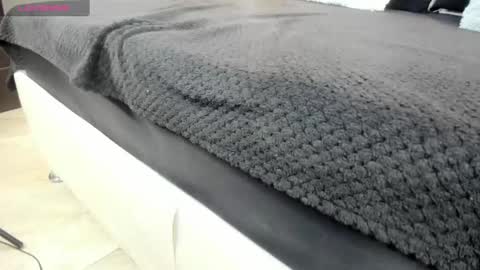 Liz  online show from January 22, 2025, 10:07 am