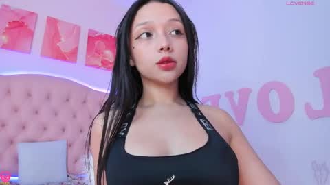 Snapshot of liza_bennet chatting on March 8, 2025, 8:11 am Liza online show from March 8, 2025, 8:11 am