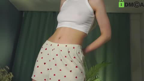 Snapshot of lizbethcoll chatting on January 9, 2025, 10:52 pm Sunnheart online show from January 9, 2025, 10:52 pm