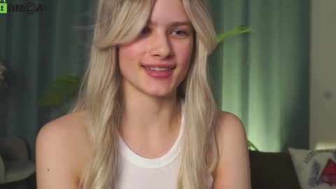 Snapshot of lizbethcoll chatting on January 14, 2025, 5:45 pm Sunnheart online show from January 14, 2025, 5:45 pm