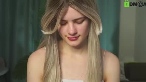 Snapshot of lizbethcoll chatting on February 12, 2025, 4:22 pm Sunnheart online show from February 12, 2025, 4:22 pm