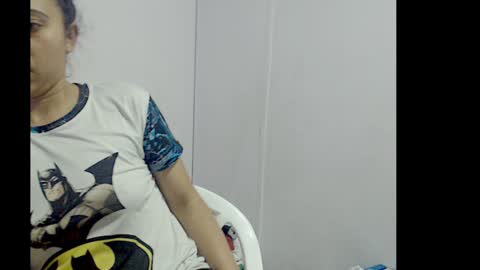 lizz1305 online show from February 5, 2025, 12:17 pm