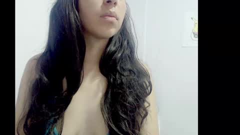 lizz1305 online show from February 25, 2025, 3:05 pm