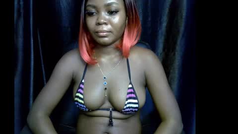 Snapshot of lizzy_petite chatting on September 14, 2025, 11:04 pm lizzy online show from September 14, 2025, 11:04 pm