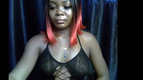 Snapshot of lizzy_petite chatting on September 16, 2025, 11:55 am lizzy online show from September 16, 2025, 11:55 am