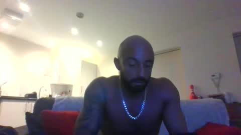 Snapshot of llleeeooonnn69 chatting on November 29, 2025, 6:33 pm Leon online show from November 29, 2025, 6:33 pm