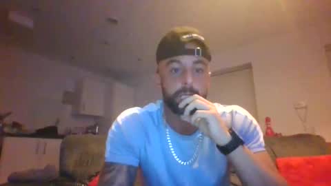 Snapshot of llleeeooonnn69 chatting on December 17, 2025, 6:03 pm Leon online show from December 17, 2025, 6:03 pm