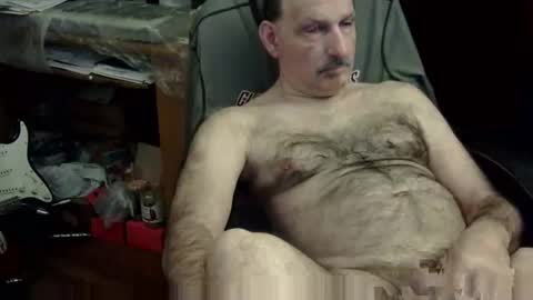 loades182025 online show from November 24, 2025, 4:56 am