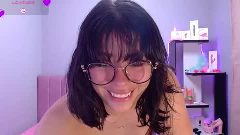 Snapshot of loaluxury chatting on February 22, 2025, 11:35 pm Pamela online show from February 22, 2025, 11:35 pm