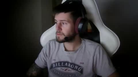 lobo online show from November 24, 2025, 1:44 pm