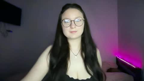 locaalis1 online show from October 7, 2025, 10:23 am