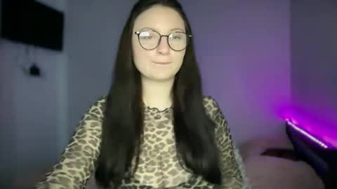 locaalis1 online show from October 20, 2025, 10:49 am