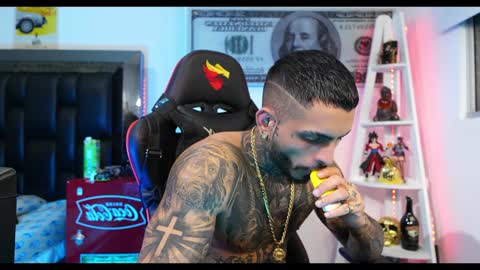 logan_hugh8 online show from December 13, 2024, 3:38 am