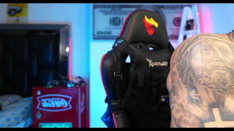 logan_hugh8 online show from December 13, 2024, 6:42 am