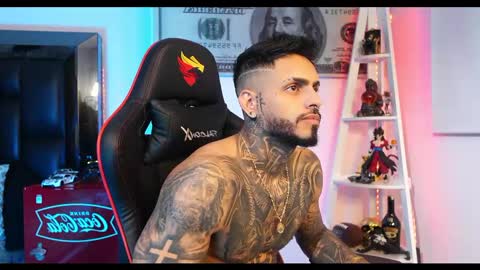 logan_hugh8 online show from February 22, 2025, 9:45 am