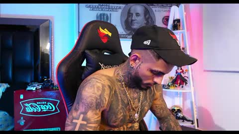 logan_hugh8 online show from February 28, 2025, 7:48 am