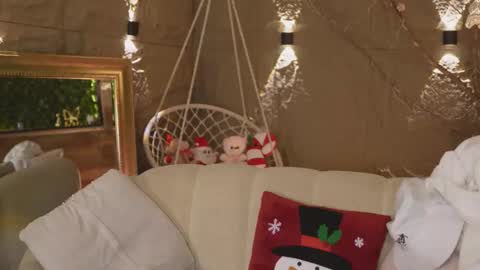 logan_varela online show from November 30, 2025, 2:15 am