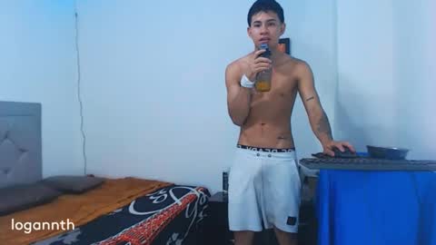 Snapshot of logannthh chatting on December 5, 2024, 10:23 pm logannthh online show from December 5, 2024, 10:23 pm