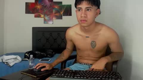 Snapshot of logannthh chatting on October 21, 2025, 12:39 pm logannthh online show from October 21, 2025, 12:39 pm