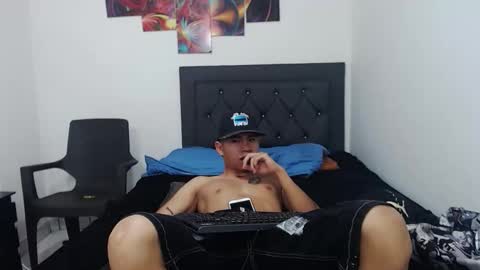 Snapshot of logannthh chatting on October 27, 2025, 10:03 pm logannthh online show from October 27, 2025, 10:03 pm