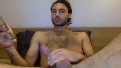 Snapshot of logeil27 chatting on November 4, 2025, 8:35 am logeil27 online show from November 4, 2025, 8:35 am