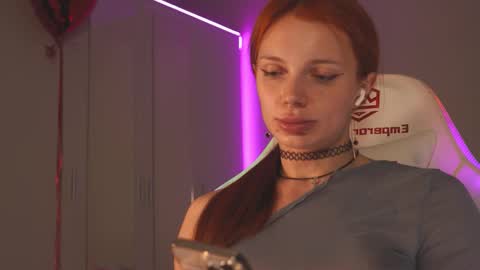 Snapshot of loisjo chatting on October 21, 2025, 8:20 pm LoisVacation time online show from October 21, 2025, 8:20 pm