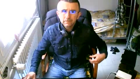 lokoum39 online show from March 12, 2025, 9:34 am