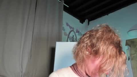 lola_belgium online show from February 20, 2025, 5:40 pm