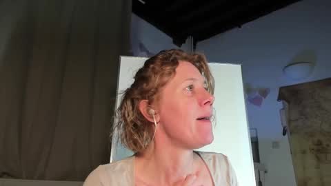 lola_belgium online show from March 8, 2025, 6:26 pm