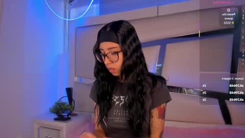 Snapshot of lola_js chatting on December 2, 2025, 9:54 pm lola_js online show from December 2, 2025, 9:54 pm