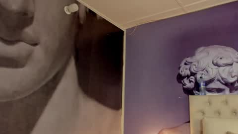 lola red online show from December 12, 2024, 1:39 pm