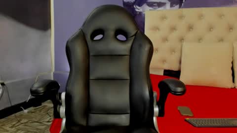 lola red online show from February 27, 2025, 2:21 pm