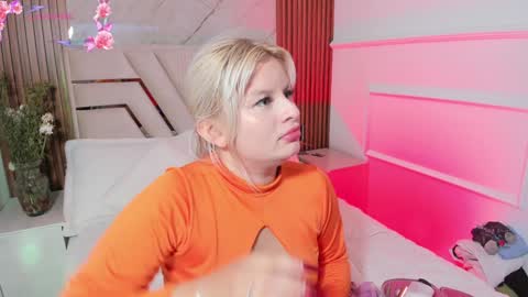 Snapshot of lolaangellx chatting on January 16, 2025, 8:14 pm Lola Angel online show from January 16, 2025, 8:14 pm