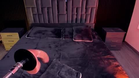 Snapshot of lolaangellx chatting on September 18, 2025, 11:40 pm Lola Angel online show from September 18, 2025, 11:40 pm