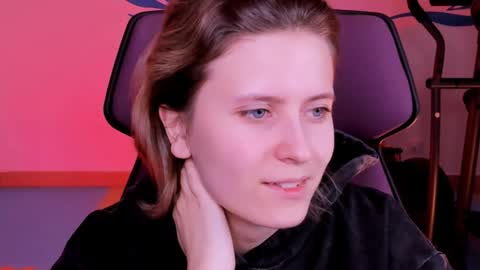 Snapshot of lolaasmus chatting on December 15, 2024, 5:13 am I consider myself the god Loki but life just calls me LOL online show from December 15, 2024, 5:13 am