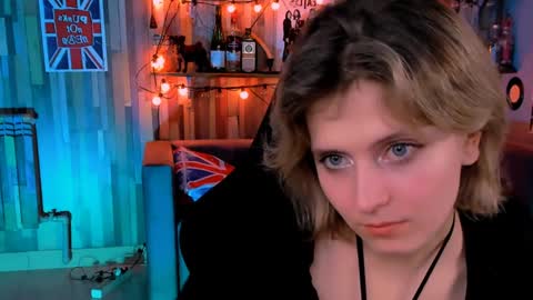 Snapshot of lolaasmus chatting on December 17, 2024, 11:49 am I consider myself the god Loki but life just calls me LOL online show from December 17, 2024, 11:49 am