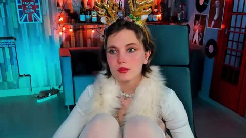 Snapshot of lolaasmus chatting on December 20, 2024, 11:32 am I consider myself the god Loki but life just calls me LOL online show from December 20, 2024, 11:32 am