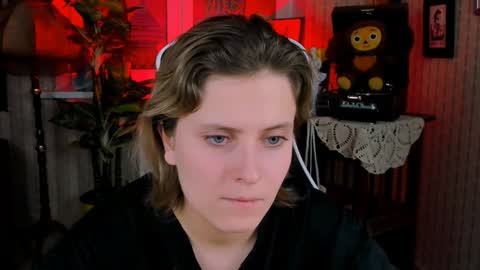 Snapshot of lolaasmus chatting on December 21, 2024, 11:22 am I consider myself the god Loki but life just calls me LOL online show from December 21, 2024, 11:22 am