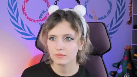 Snapshot of lolaasmus chatting on December 28, 2024, 11:09 am I consider myself the god Loki but life just calls me LOL online show from December 28, 2024, 11:09 am