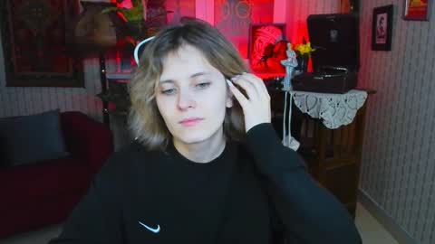 Snapshot of lolaasmus chatting on December 30, 2024, 1:14 pm I consider myself the god Loki but life just calls me LOL online show from December 30, 2024, 1:14 pm