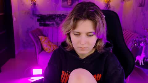 Snapshot of lolaasmus chatting on January 3, 2025, 11:14 am I consider myself the god Loki but life just calls me LOL online show from January 3, 2025, 11:14 am