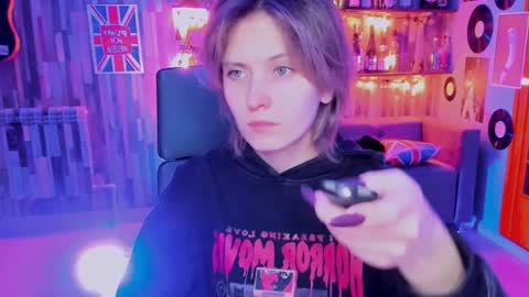 Snapshot of lolaasmus chatting on January 7, 2025, 6:05 am I consider myself the god Loki but life just calls me LOL online show from January 7, 2025, 6:05 am