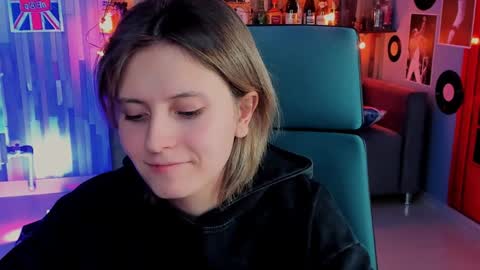 Snapshot of lolaasmus chatting on January 7, 2025, 9:40 am I consider myself the god Loki but life just calls me LOL online show from January 7, 2025, 9:40 am