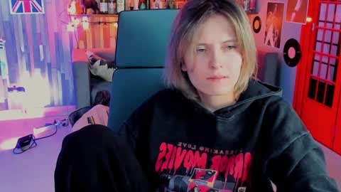 Snapshot of lolaasmus chatting on January 7, 2025, 12:41 pm I consider myself the god Loki but life just calls me LOL online show from January 7, 2025, 12:41 pm