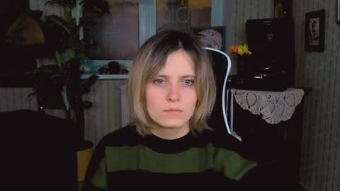 Snapshot of lolaasmus chatting on January 24, 2025, 5:10 am I consider myself the god Loki but life just calls me LOL online show from January 24, 2025, 5:10 am