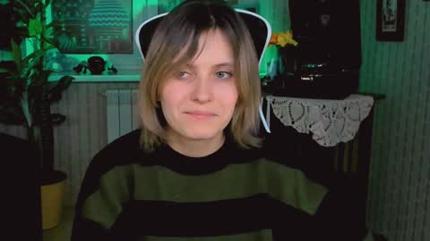 Snapshot of lolaasmus chatting on January 24, 2025, 11:15 am I consider myself the god Loki but life just calls me LOL online show from January 24, 2025, 11:15 am