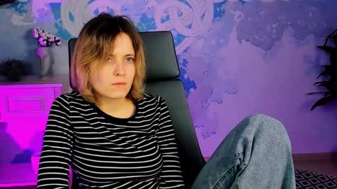 Snapshot of lolaasmus chatting on January 31, 2025, 11:13 am I consider myself the god Loki but life just calls me LOL online show from January 31, 2025, 11:13 am