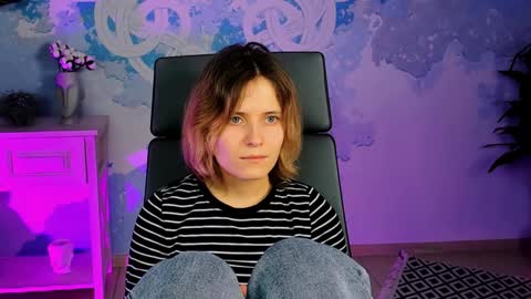 Snapshot of lolaasmus chatting on January 31, 2025, 2:17 pm I consider myself the god Loki but life just calls me LOL online show from January 31, 2025, 2:17 pm