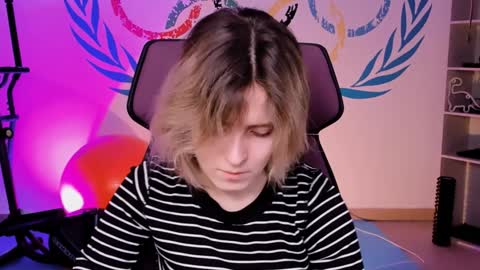 Snapshot of lolaasmus chatting on February 1, 2025, 5:07 am I consider myself the god Loki but life just calls me LOL online show from February 1, 2025, 5:07 am