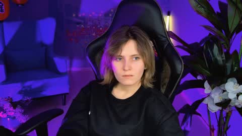 Snapshot of lolaasmus chatting on February 4, 2025, 8:13 am I consider myself the god Loki but life just calls me LOL online show from February 4, 2025, 8:13 am